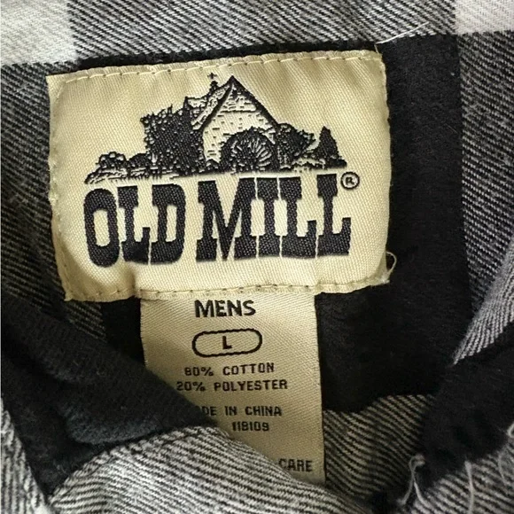 Men’s OldMill Flannel Large - Picture 2 of 3